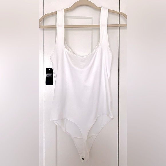 NWT Abercrombie & Fitch White Corset Seam Lace-up Bodysuit size Medium - Picture 2 of 8